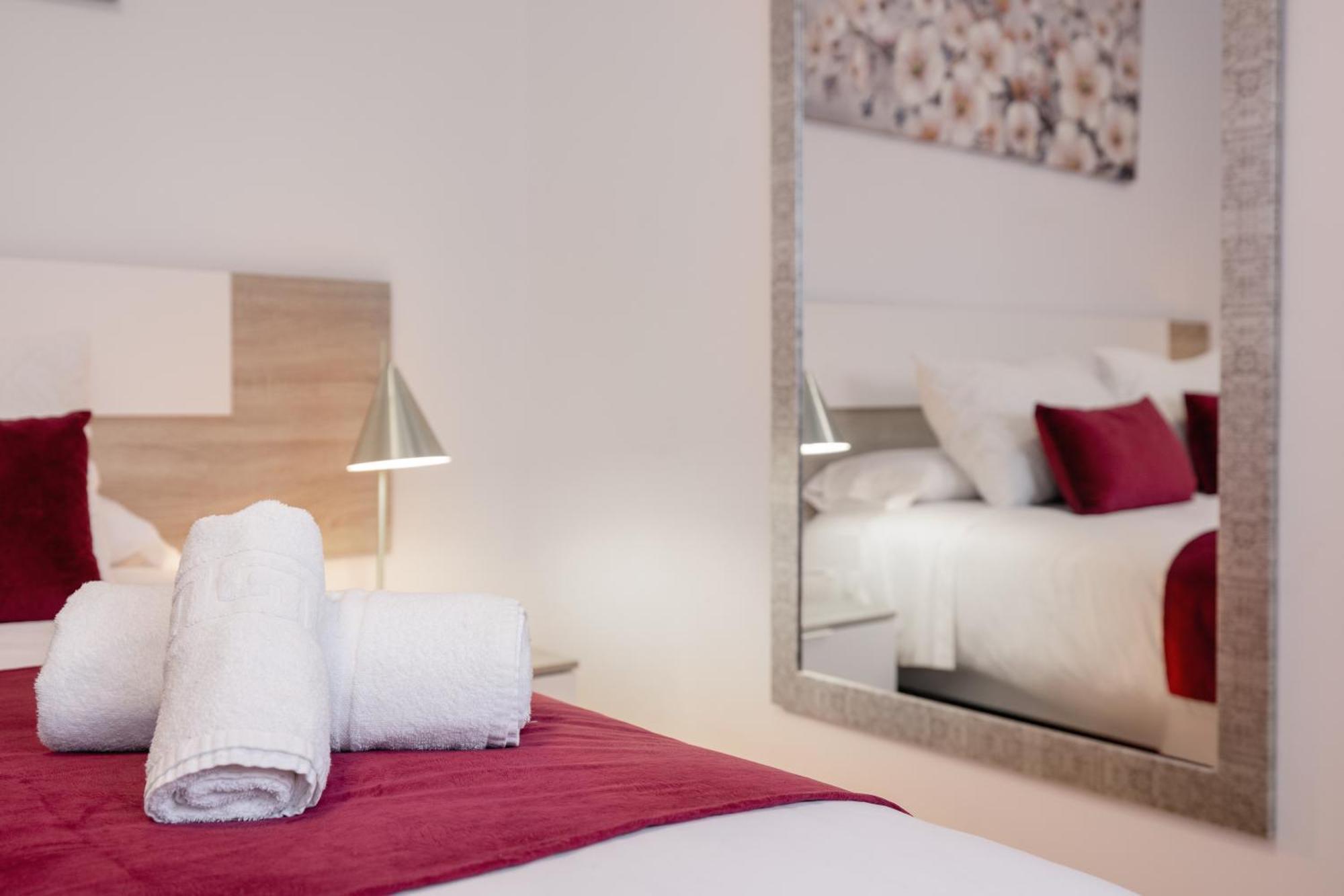 Apartamentos Trianasol Sevilla Eksteriør billede